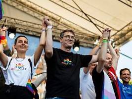 Bürgermeister trickst Orban aus: Budapester Polizei überrascht mit Milde nach verbotener Pride