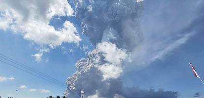 Lewotobi Laki-Laki in Indonesien: Vulkan stößt 18 Kilometer hohe Aschesäule aus