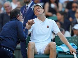 Wimbledon: Sinner entgeht dem Aus, weil sein Gegner aufgeben muss