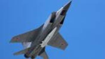 Krieg in der Ukraine: Russland startet Angriff mit Drohnen und Kinschal-Rakete