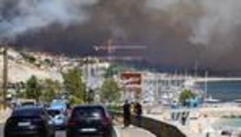 Waldbrand: Waldbrand nahe Marseille vorerst unter Kontrolle