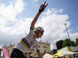 Slowene siegt im Sprint in Rouen: Tadej Pogacar kennt schon auf der vierten Etappe keine Gnade