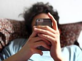 Yoga-Übungen, Kochrezepte und rechte Propaganda: Was mache ich, wenn mein Kind sich im Internet radikalisiert?