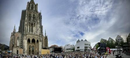 Der Countdown läuft: Am Sonntag gibt es eine Welturaufführung auf dem Münsterplatz