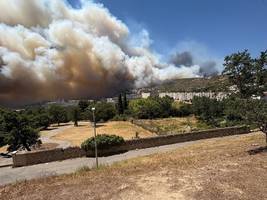 Waldbrände in Frankreich: Feuerwehr kämpft um Marseille