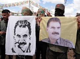 Hauptziel erreicht: PKK-Gründer Öcalan meldet sich erstmals per Video