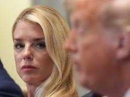 Was geschah in den 62 Sekunden?: MAGA-Welt zürnt über Epstein und Trumps Justizministerin Bondi