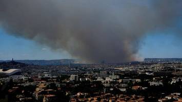 Waldbrand bedroht Marseille: „Habe sowas hier noch nie gesehen“