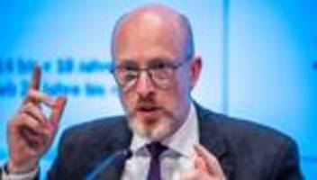 verfassungsschutzbericht: radikalisierung jugendlicher über internet besorgt minister