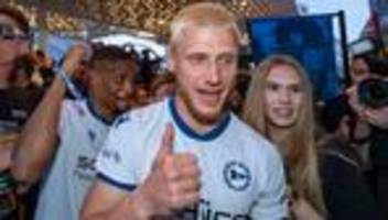 fußball-bundesliga: von pokalfinalist bielefeld: st. pauli holt treu-ersatz