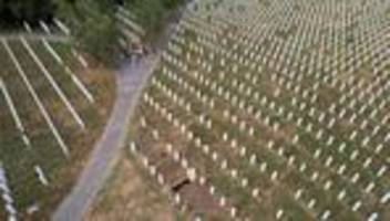 Gedenken an Srebrenica: Bundestag erinnert an Völkermord von Srebrenica vor 30 Jahren