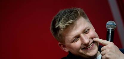 El Hotzo: Comedian vor Gericht wegen Witz über Donald Trump auf Social Media