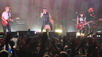 Donots-Ekstase, Frust beim Bierstand: „Auf sie mit Gebrüll!“