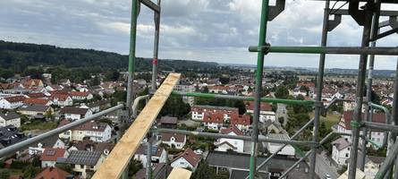 unterwegs auf mindelheims höchstem arbeitsplatz: „höhenangst sollte man hier vermeiden“