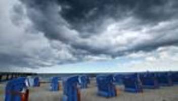 wetter: unruhiger start in die woche: schauer und gewitter in mv