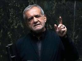 Bei Luftangriff verletzt: Bericht: Irans Präsident im Krieg mit Israel fast gestorben
