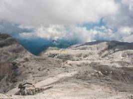 Mann war alleine unterwegs: Rettungskräfte finden Deutschen tot in Dolomiten-Schlucht