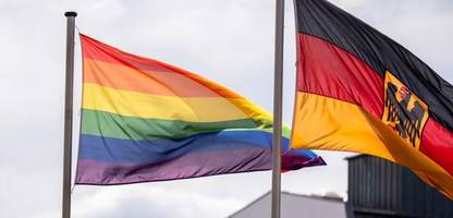 Regenbogenflagge und Richterwahl: Ist das noch ein Kampf um die Mitte? Oder schon ein Kulturkampf?