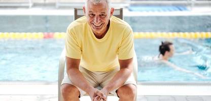 uhingen in baden-württemberg: warum achim gall ein freibad im eigenen garten eröffnet hat