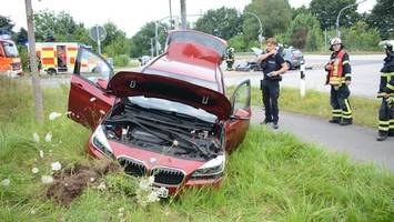 Autos demoliert und drei Verletzte: Unfall in Bargteheide