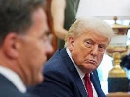 Auch Melania ließ ihn umdenken: Trump stellt sich mit Kurswechsel hinter Kiew - aber sieht Risiko