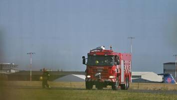 Flugzeug detoniert bei London in Feuerball – wohl vier Tote