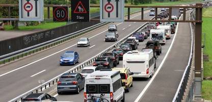 Vorstoß im Parlament: Fahrten durch die Schweiz sollen extra Gebühr kosten