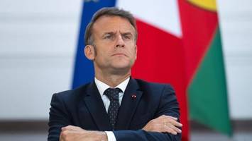 Trick zum Machterhalt? Macron träumt vom „Putin-Szenario“