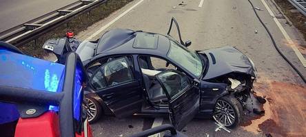 Nach Unfall auf B17 in Augsburg angeklagt wegen Mordversuchs: Azubi vor Gericht