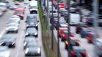Mobilität: Deutsche fahren erstmals seit 2018 mehr Auto