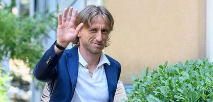 Fußball-Transfers: Luka Modrić geht zur AC Mailand, Eintracht Frankfurt winkt Geldregen für Hugo Ekitiké
