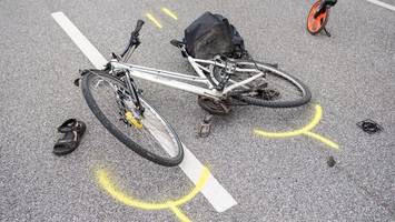 Abgedrängt? Pedelec-Fahrerin bei Unfall schwer verletzt