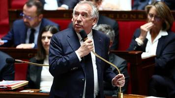Warnung vor Schuldenkrise: Zwei Feiertage weniger, nur jede dritte Stelle besetzen – so will Frankreich sparen