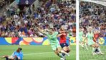 Fußball-EM 2025: Italien schafft es nach 28 Jahren wieder ins EM-Halbfinale