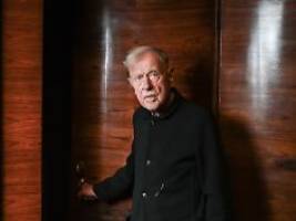 Mit 88 Jahren gestorben: Berichte: Theaterregisseur Claus Peymann ist tot