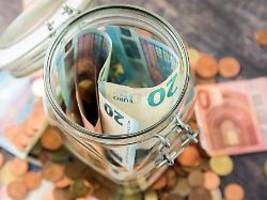 stiftung warentest wertet aus: sparzins-vergleich: festgeld stabil, tagesgeld verliert