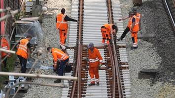 Bahnstrecke Hamburg-Berlin: „Stellwerke laufen noch mit Disketten“