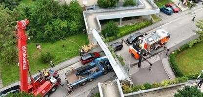 Linz in Österreich: Fußgängerbrücke stürzt auf Lkw – zwei Personen verletzt