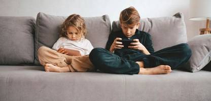Medienkompetenz: Ein Viertel der Eltern hat Schuldgefühle, wenn ihr Kind digitale Medien nutzt