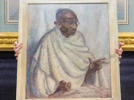 Erwartungen weit übertroffen: Auktionshaus versteigert rares Gandhi-Porträt für über 150.000 Pfund