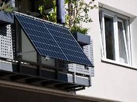 Finanziell profitieren: Solaranlagen und Balkonkraftwerke im Urlaub laufen lassen?