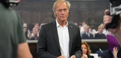 gerhard delling als angeklagter vor gericht: der tiefe fall des mister sportschau