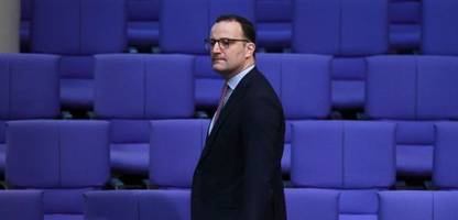 Jens Spahn unter Druck: Im Zentrum des Versagens