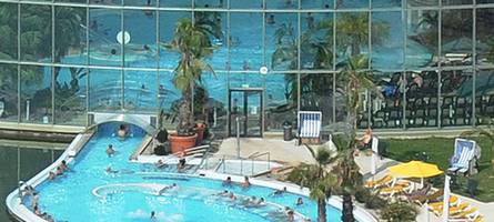 Betrug in der Therme: Badegast bezahlt mit fremdem Chip-Armband
