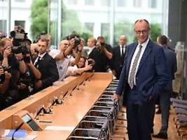 Keine Befehle erteilen: Merz weicht Fragen zu Richterkandidaten aus