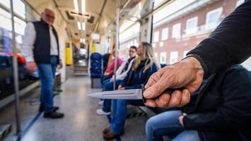 start des waffenverbots: 600 kontrollen, elf messer gefunden