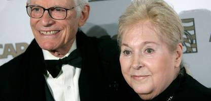 Alan Bergman: Oscarprämierter Komponist stirbt im Alter von 99 Jahren