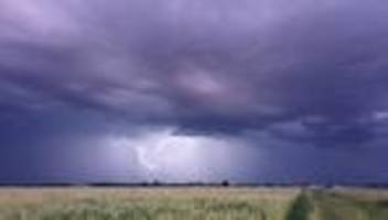 wetterausblick: gewitter mit starkregen und hagel erwartet