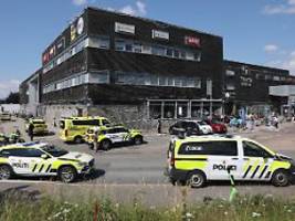 Schüsse in Einkaufszentrum: Mutmaßlicher Schütze von Oslo stellt sich Polizei