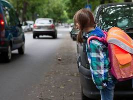 sicherheit: was kinder wissen sollten, wenn sie allein zur schule gehen